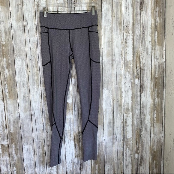 Victoria’s Secret Sport Total Knockout Grey Dot Leggings - Picture 2 of 6